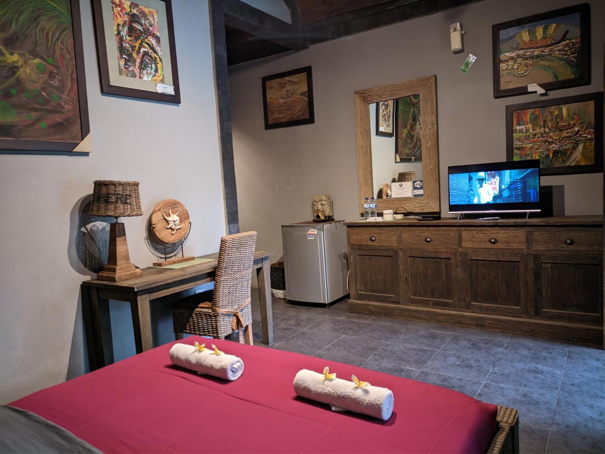 Astuti Gallery Homestay Yogyakarta Exterior photo